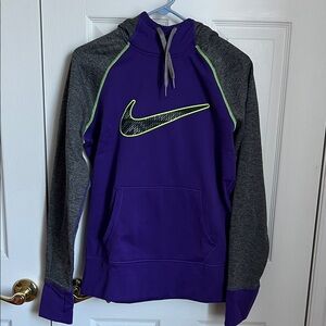 Nike Women’s Therma-Fit Purple and Gray Sweatshirt - Size Medium